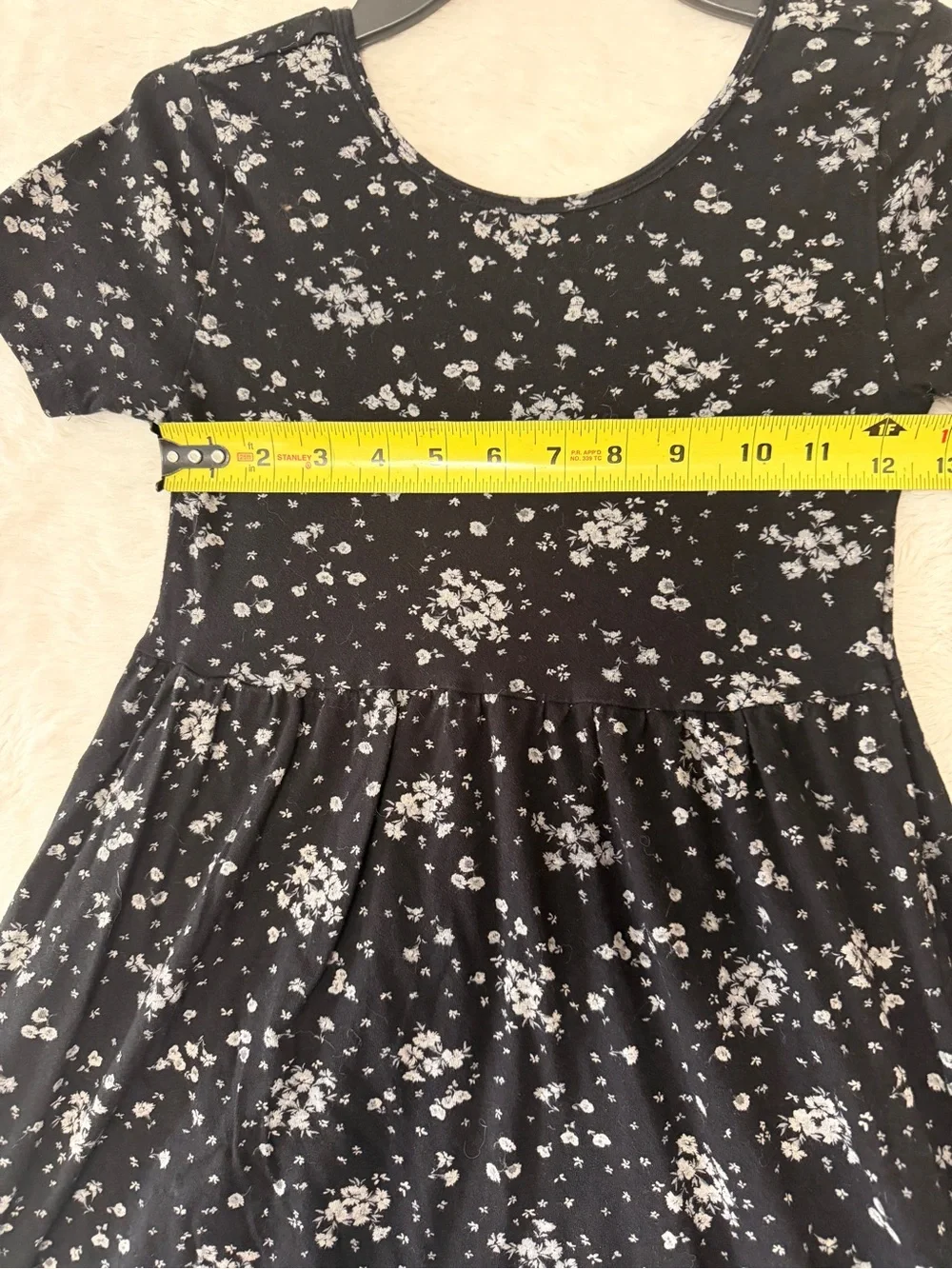 Old Navy Girls L 10-12 Black Floral Short Sleeve Fit & Flare Jersey Dress Pocket